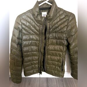 Gap puffer jacket